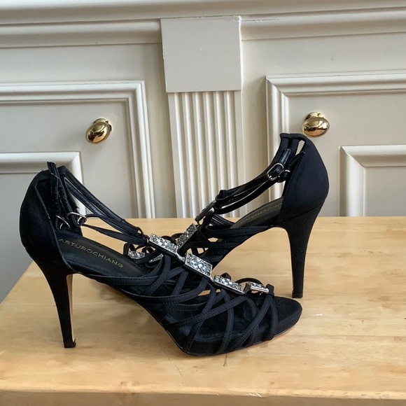 Shoes - Picture 5 of 5